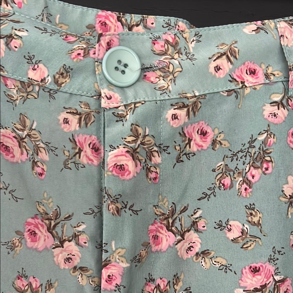 Floral Patterned Pants - Picture 3 of 4